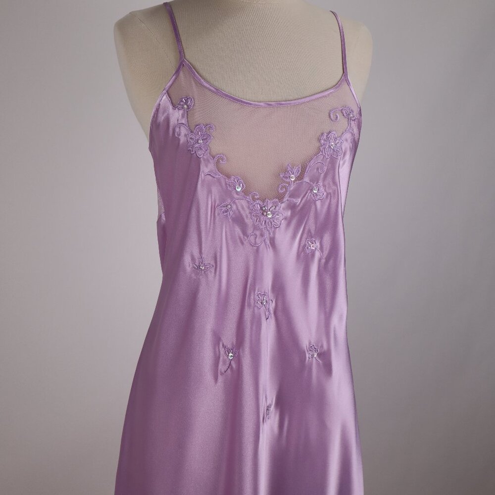 🌺 Vtg Cinema Etoile NWOT Long Pearl Sequin Embroidered Long Lavender Nightgown - Picture 4 of 10